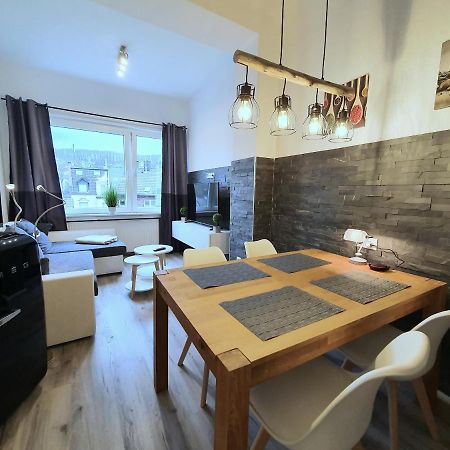 Moderne Wohlfuehloase Zentral In Seenaehe - Pillow Menu, 2 Stk 55" Smart Tvs, Netflix, Disneyplus Uvm Wetter  Εξωτερικό φωτογραφία
